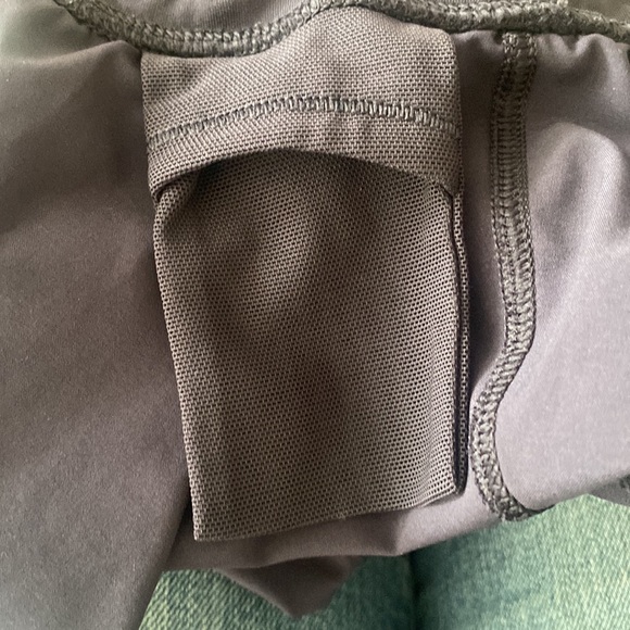 Lululemon pant dark blue size 2 cuffed 21” inseam - Picture 11 of 14